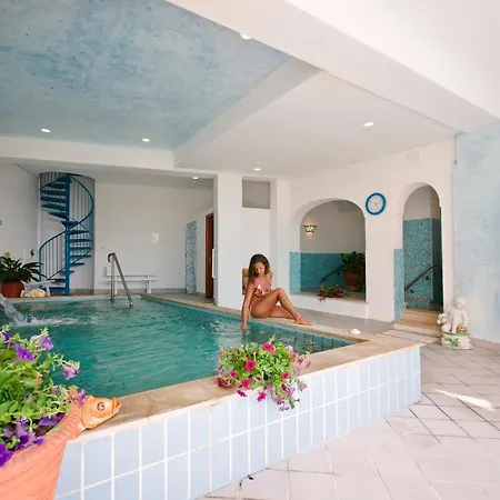 Monti Hotel